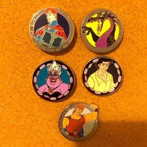 Disney Pins Heroes vs. Villains